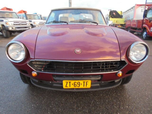 Fiat 124 SPIDER 2000 USA - Personenwagen: afbeelding 2 Fiat 124 SPIDER 2000 USA - Personenwagen: afbeelding 2