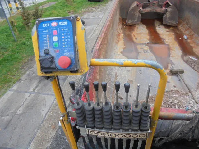 Kipper vrachtwagen, Kraanwagen Iveco AD340T36 8X4: afbeelding 14 Kipper vrachtwagen, Kraanwagen Iveco AD340T36 8X4: afbeelding 14