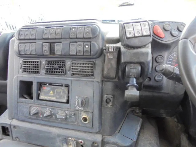 Kipper vrachtwagen, Kraanwagen Iveco AD340T36 8X4: afbeelding 19 Kipper vrachtwagen, Kraanwagen Iveco AD340T36 8X4: afbeelding 19