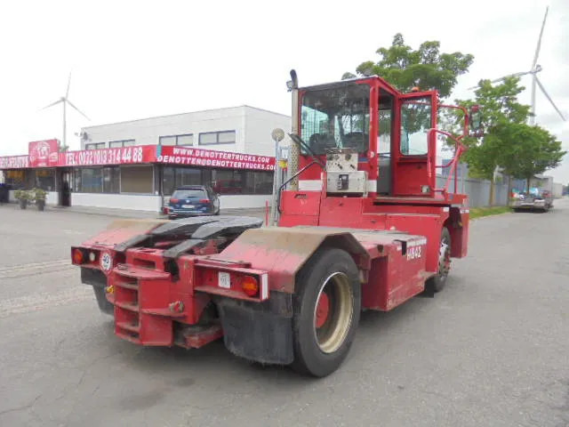 MOL YM 225/4X2 40 KM/H - Terminal trekker: afbeelding 5 MOL YM 225/4X2 40 KM/H - Terminal trekker: afbeelding 5