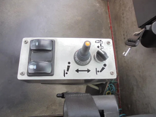 Terminal trekker MOL YM225/4X2 40KM/H: afbeelding 17