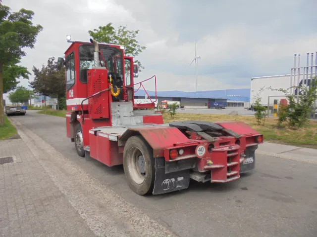 Terminal trekker MOL YM225/4X2 40KM/H: afbeelding 7