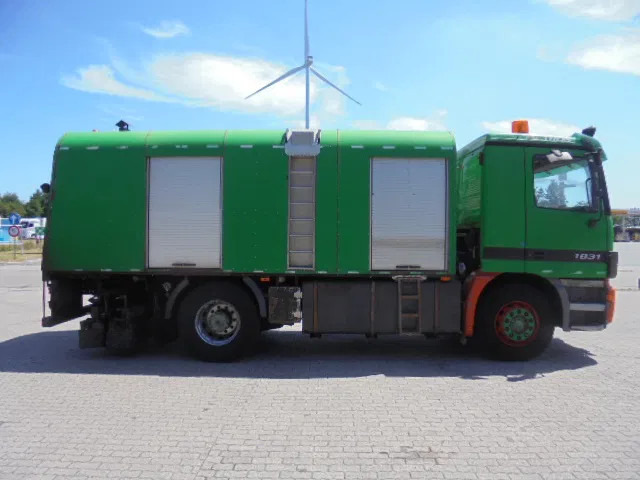 Mercedes-Benz Actros 1831 1831 Bitumensprayer - Tankwagen: afbeelding 4 Mercedes-Benz Actros 1831 1831 Bitumensprayer - Tankwagen: afbeelding 4