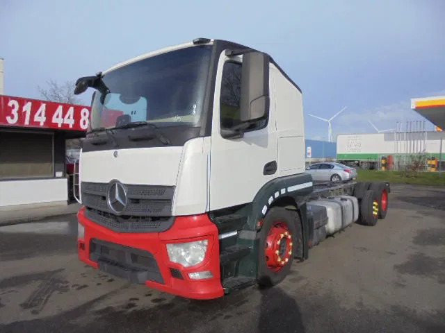 Mercedes-Benz Actros 2340 6X2 EUR 6 - Chassis vrachtwagen: afbeelding 1 Mercedes-Benz Actros 2340 6X2 EUR 6 - Chassis vrachtwagen: afbeelding 1