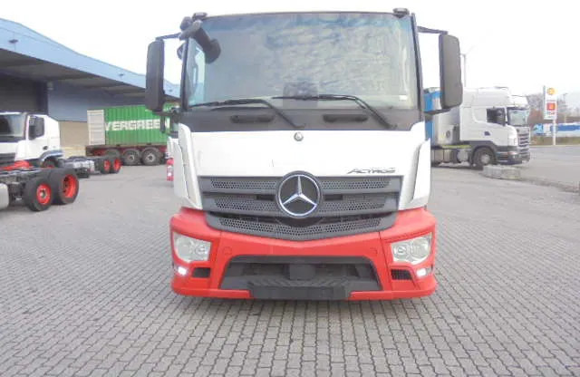 Mercedes-Benz Actros 2340 LL 6X2 - Autovrachtwagen vrachtwagen: afbeelding 2 Mercedes-Benz Actros 2340 LL 6X2 - Autovrachtwagen vrachtwagen: afbeelding 2