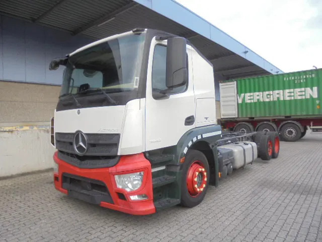 Mercedes-Benz Actros 2340 LL 6X2 - Autovrachtwagen vrachtwagen: afbeelding 1 Mercedes-Benz Actros 2340 LL 6X2 - Autovrachtwagen vrachtwagen: afbeelding 1