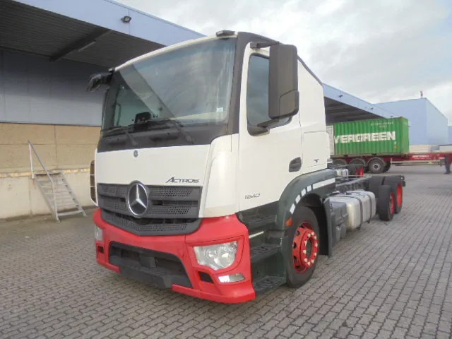 Mercedes-Benz Actros 2340 LL 6X2 - Autovrachtwagen vrachtwagen: afbeelding 1 Mercedes-Benz Actros 2340 LL 6X2 - Autovrachtwagen vrachtwagen: afbeelding 1