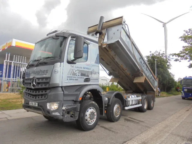 Mercedes-Benz Arocs 3340 8X4 - Kipper vrachtwagen: afbeelding 1 Mercedes-Benz Arocs 3340 8X4 - Kipper vrachtwagen: afbeelding 1