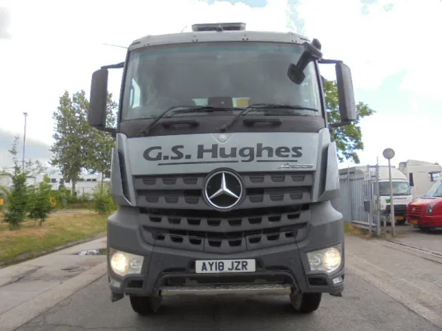 Mercedes-Benz Arocs 3340 8X4 - Kipper vrachtwagen: afbeelding 3 Mercedes-Benz Arocs 3340 8X4 - Kipper vrachtwagen: afbeelding 3