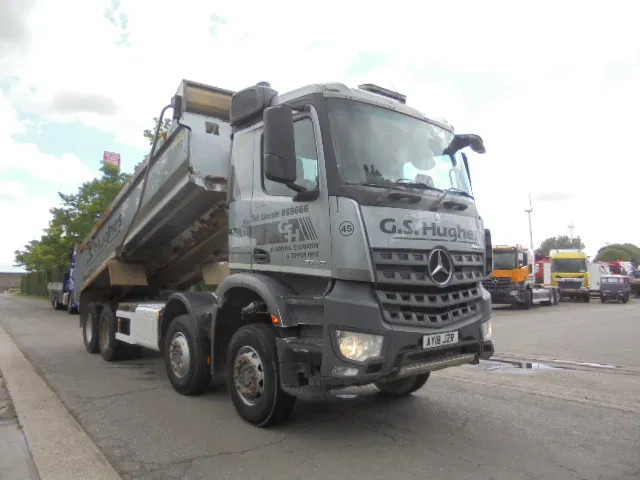 Mercedes-Benz Arocs 3340 8X4 - Kipper vrachtwagen: afbeelding 2 Mercedes-Benz Arocs 3340 8X4 - Kipper vrachtwagen: afbeelding 2