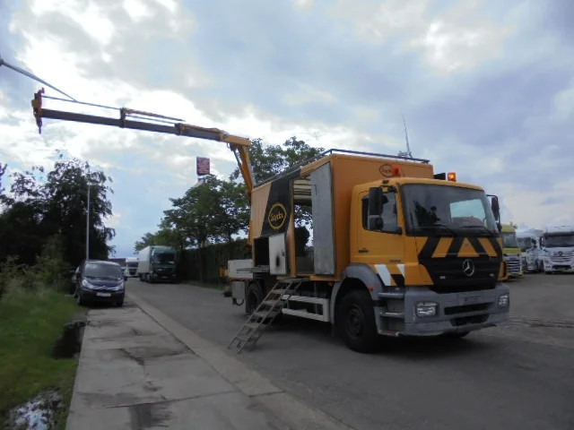 Mercedes-Benz Axor 1828 - Kraanwagen: afbeelding 3 Mercedes-Benz Axor 1828 - Kraanwagen: afbeelding 3