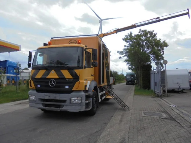 Mercedes-Benz Axor 1828 - Kraanwagen: afbeelding 1 Mercedes-Benz Axor 1828 - Kraanwagen: afbeelding 1