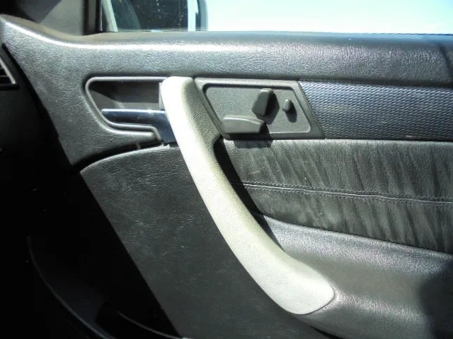 Sedan Mercedes-Benz C-Klasse 43 AMG: afbeelding 14 Sedan Mercedes-Benz C-Klasse 43 AMG: afbeelding 14