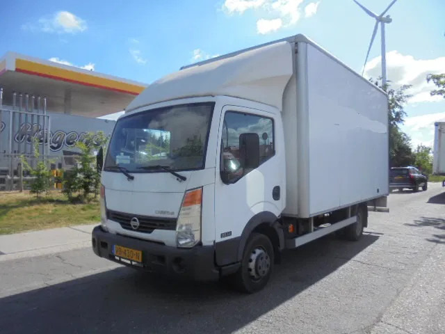 Nissan Cabstar 35.14 - Bestelwagen gesloten laadbak: afbeelding 1 Nissan Cabstar 35.14 - Bestelwagen gesloten laadbak: afbeelding 1