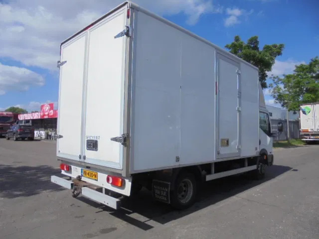 Nissan Cabstar 35.14 - Bestelwagen gesloten laadbak: afbeelding 4 Nissan Cabstar 35.14 - Bestelwagen gesloten laadbak: afbeelding 4