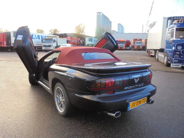 Pontiac Firebird AUT CONVERTIBLE - Personenwagen: afbeelding 3 Pontiac Firebird AUT CONVERTIBLE - Personenwagen: afbeelding 3