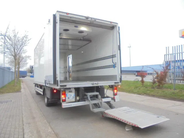 Renault D 210 FRIGO MANUAL GEARBOX - Koelwagen vrachtwagen: afbeelding 4 Renault D 210 FRIGO MANUAL GEARBOX - Koelwagen vrachtwagen: afbeelding 4