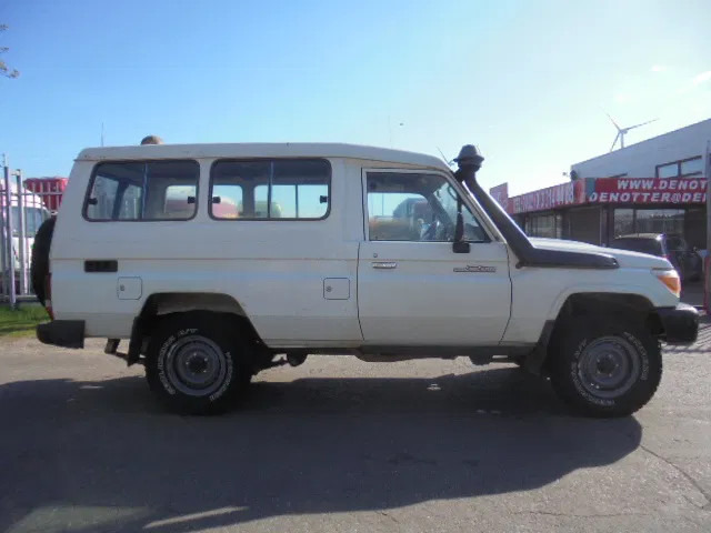 Toyota Land Cruiser HZJ78L 4X4 EXPORT OUTSIDE EU ONLY - Personenwagen: afbeelding 4 Toyota Land Cruiser HZJ78L 4X4 EXPORT OUTSIDE EU ONLY - Personenwagen: afbeelding 4