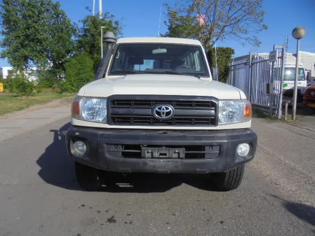 Toyota Land Cruiser HZJ78L 4X4 EXPORT OUTSIDE EU ONLY - Personenwagen: afbeelding 2 Toyota Land Cruiser HZJ78L 4X4 EXPORT OUTSIDE EU ONLY - Personenwagen: afbeelding 2