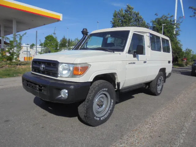 Toyota Land Cruiser HZJ78L 4X4 EXPORT OUTSIDE EU ONLY - Personenwagen: afbeelding 1 Toyota Land Cruiser HZJ78L 4X4 EXPORT OUTSIDE EU ONLY - Personenwagen: afbeelding 1