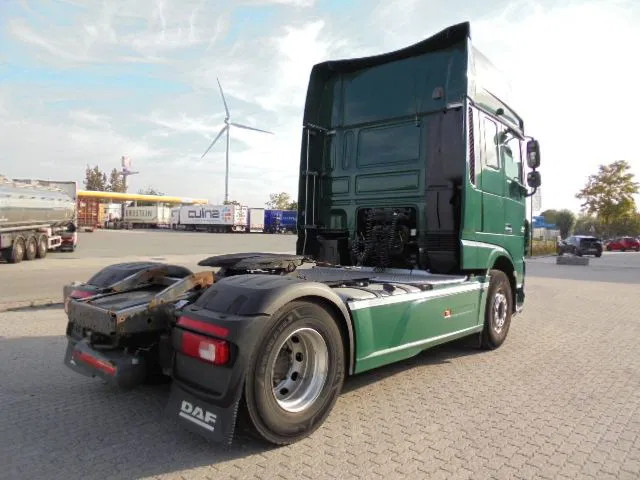 DAF XF 106.460 SUPER SPACE CAB - Trekker: afbeelding 2 DAF XF 106.460 SUPER SPACE CAB - Trekker: afbeelding 2
