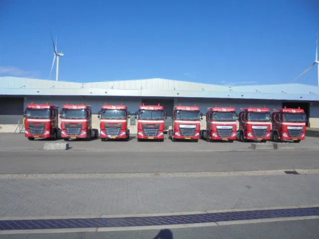 DAF XF 440 6X2 NL TRUCK 15X IN STOCK - Trekker: afbeelding 2 DAF XF 440 6X2 NL TRUCK 15X IN STOCK - Trekker: afbeelding 2