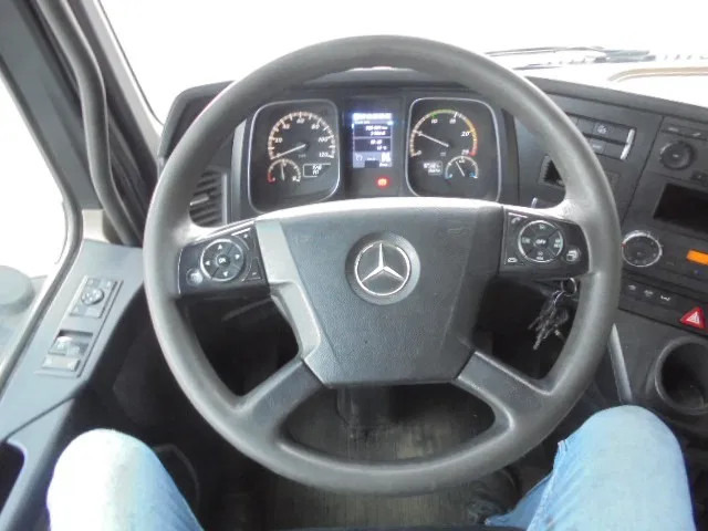 Interieur foto 1: Trekker Mercedes-Benz Actros 1842 LS NL TRUCK Interieur foto 1: Trekker Mercedes-Benz Actros 1842 LS NL TRUCK