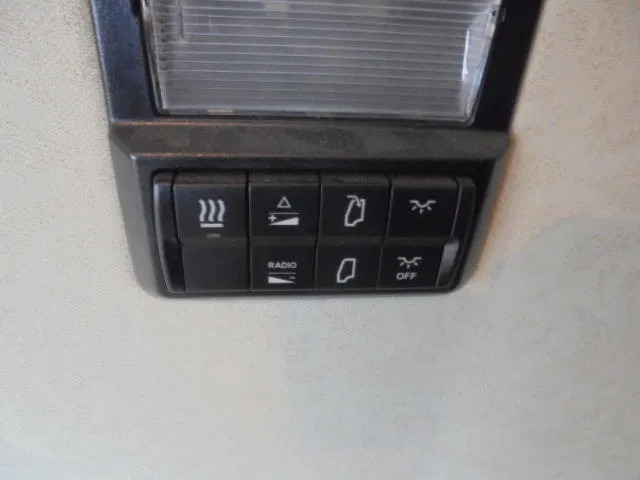 Trekker Mercedes-Benz Actros 1943 BELGIUM REGISTRATION TUV 05-2026: afbeelding 13 Trekker Mercedes-Benz Actros 1943 BELGIUM REGISTRATION TUV 05-2026: afbeelding 13