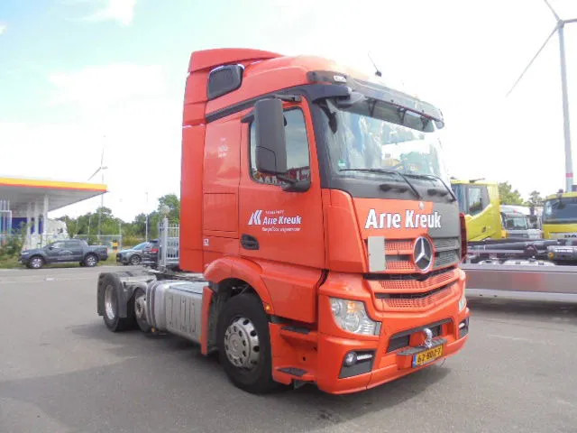 Mercedes-Benz Actros 2343 6X2 VOORLOOPAS - Trekker: afbeelding 3 Mercedes-Benz Actros 2343 6X2 VOORLOOPAS - Trekker: afbeelding 3