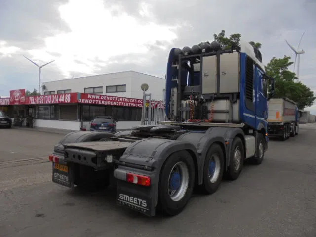 Mercedes-Benz Actros 4158 8X4 180 TON NL KENTEKEN - Trekker: afbeelding 4 Mercedes-Benz Actros 4158 8X4 180 TON NL KENTEKEN - Trekker: afbeelding 4