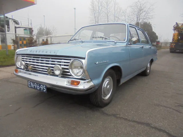 Vauxhall Victor 101 SUPER - Sedan: afbeelding 1 Vauxhall Victor 101 SUPER - Sedan: afbeelding 1
