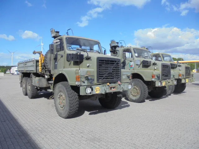 Volvo N 10 6X6 L + FASSI 3X IN STOCK - Vrachtwagen met open laadbak, Kraanwagen: afbeelding 3 Volvo N 10 6X6 L + FASSI 3X IN STOCK - Vrachtwagen met open laadbak, Kraanwagen: afbeelding 3