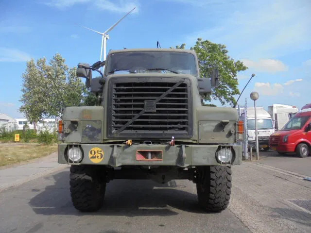 Volvo N 10 6X6 L + FASSI - Kraanwagen: afbeelding 2 Volvo N 10 6X6 L + FASSI - Kraanwagen: afbeelding 2