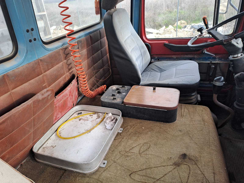 Interieur foto 1: Kipper vrachtwagen MAN 32.331 dump truck