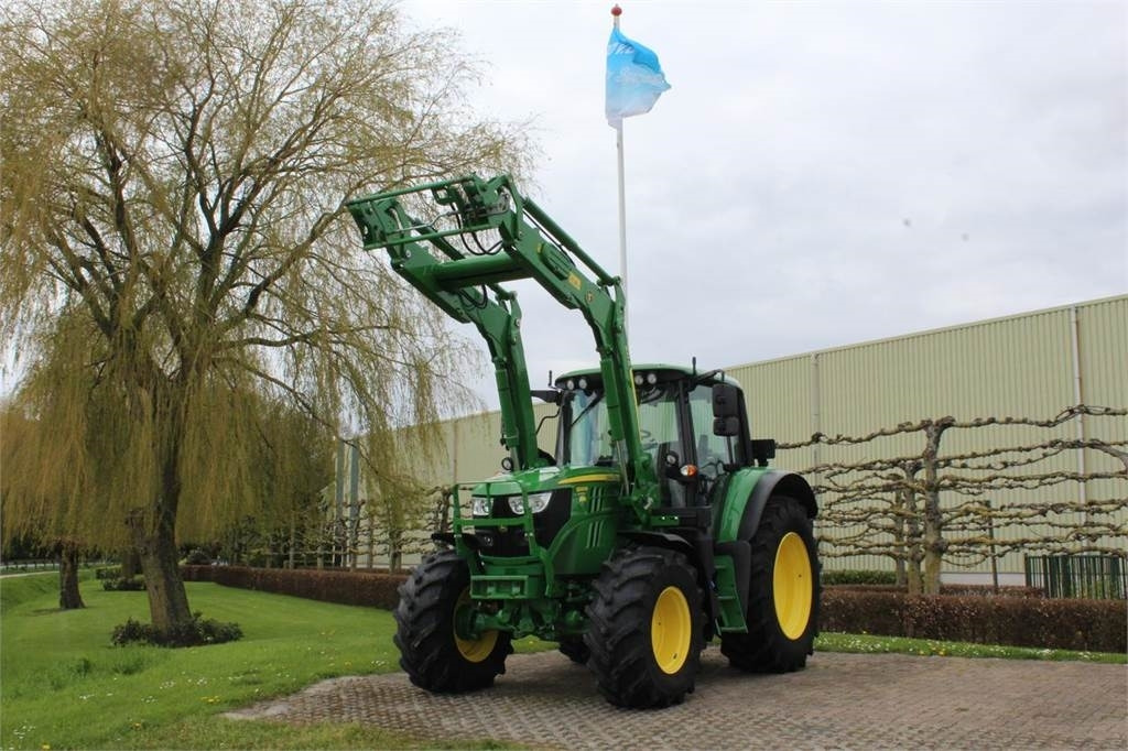 John Deere 6120M with 623R loader - Tractor: afbeelding 1 John Deere 6120M with 623R loader - Tractor: afbeelding 1