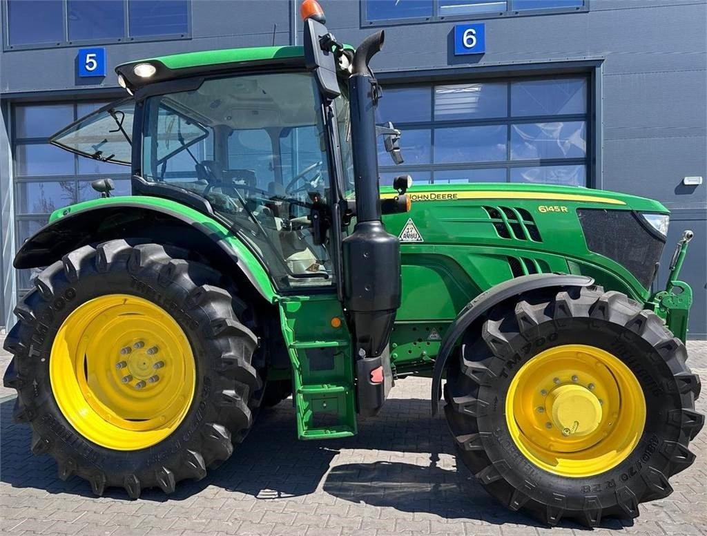 John Deere 6145R - Tractor: afbeelding 2 John Deere 6145R - Tractor: afbeelding 2