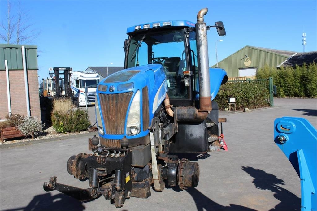 New Holland T8020 - Tractor: afbeelding 3 New Holland T8020 - Tractor: afbeelding 3