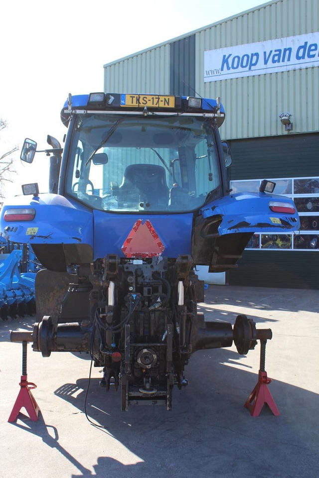 New Holland T8020 - Tractor: afbeelding 5 New Holland T8020 - Tractor: afbeelding 5