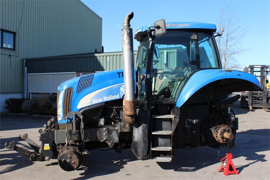 New Holland T8020 - Tractor: afbeelding 1 New Holland T8020 - Tractor: afbeelding 1