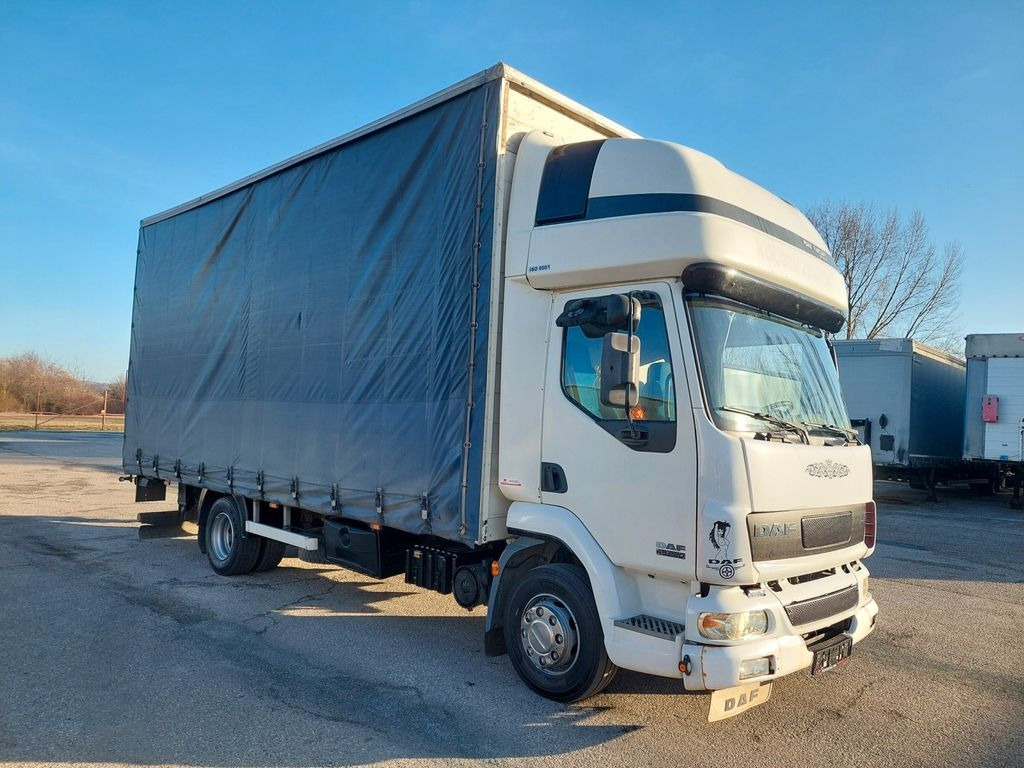 DAF FA LF 45.220 E12 4x2 DAF FA LF 45.220 E12 4x2 - Schuifzeilen vrachtwagen: afbeelding 2 DAF FA LF 45.220 E12 4x2 DAF FA LF 45.220 E12 4x2 - Schuifzeilen vrachtwagen: afbeelding 2
