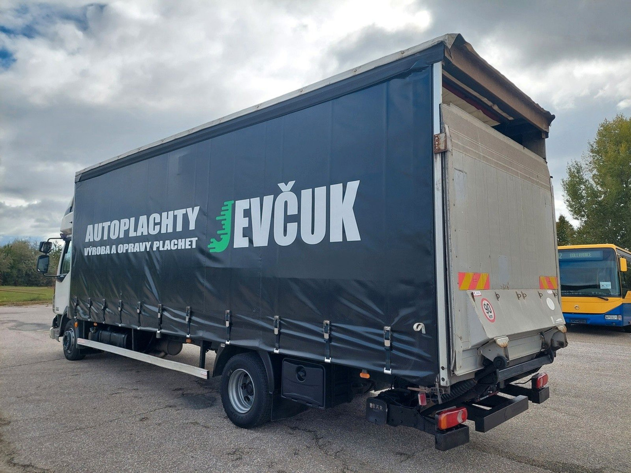 DAF FA LF 45.220 G12 4x2 - Schuifzeilen vrachtwagen: afbeelding 3 DAF FA LF 45.220 G12 4x2 - Schuifzeilen vrachtwagen: afbeelding 3