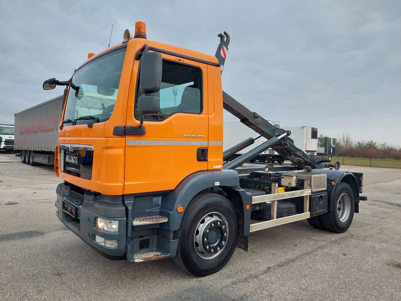 MAN TGM 18.290 4X2 BB - Haakarmsysteem vrachtwagen: afbeelding 1 MAN TGM 18.290 4X2 BB - Haakarmsysteem vrachtwagen: afbeelding 1
