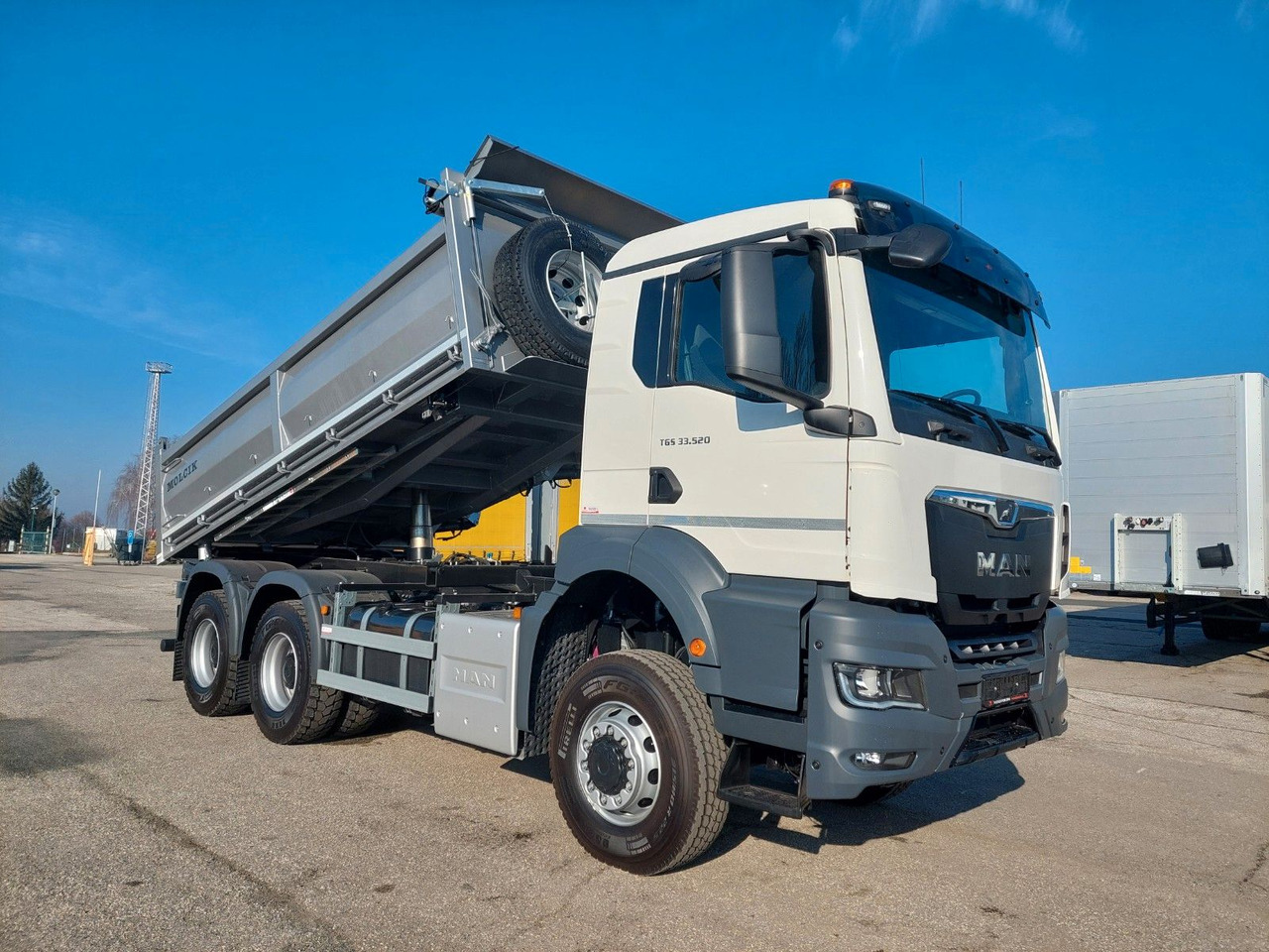 MAN TGS 35.520 6X6 BB CH - Kipper vrachtwagen: afbeelding 2 MAN TGS 35.520 6X6 BB CH - Kipper vrachtwagen: afbeelding 2