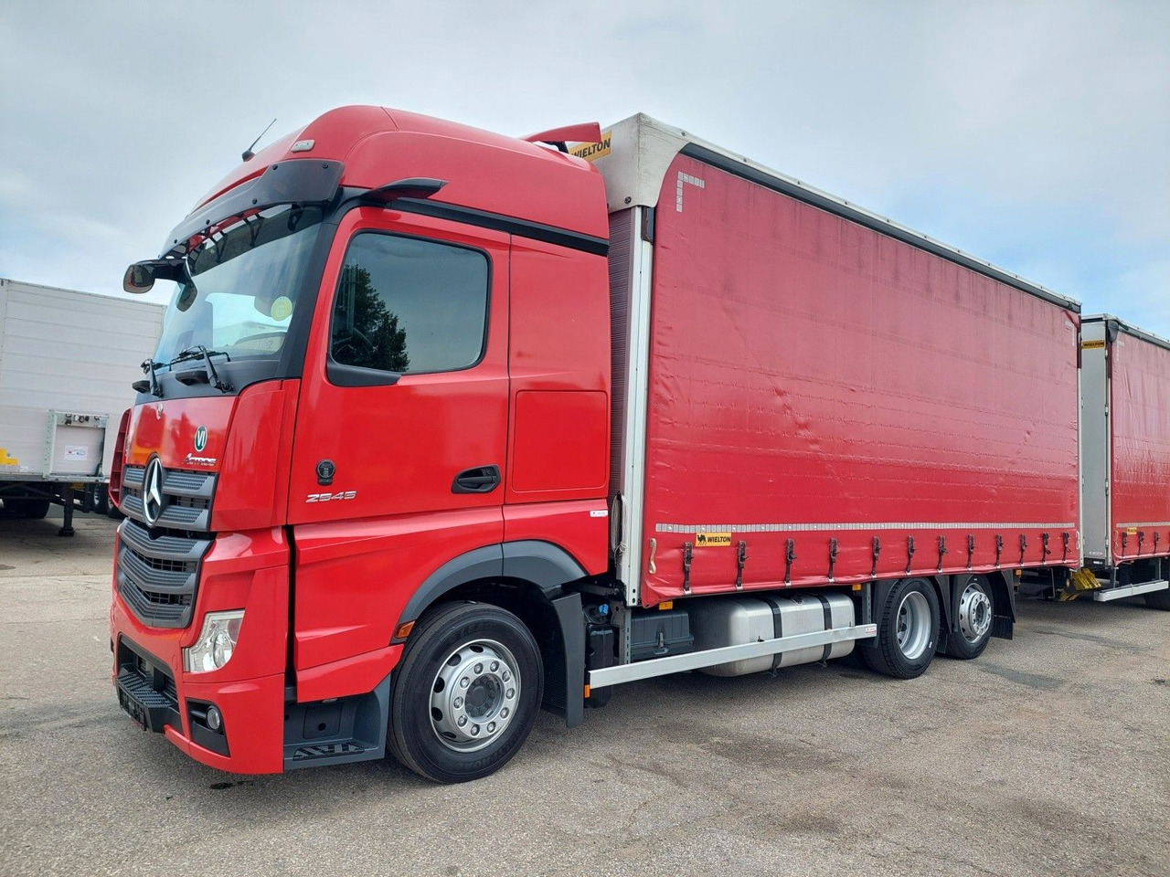 Mercedes-Benz Actros 2545 L/NR 6x2 + Wielton PC2K Durchbar - Schuifzeilen vrachtwagen: afbeelding 5 Mercedes-Benz Actros 2545 L/NR 6x2 + Wielton PC2K Durchbar - Schuifzeilen vrachtwagen: afbeelding 5