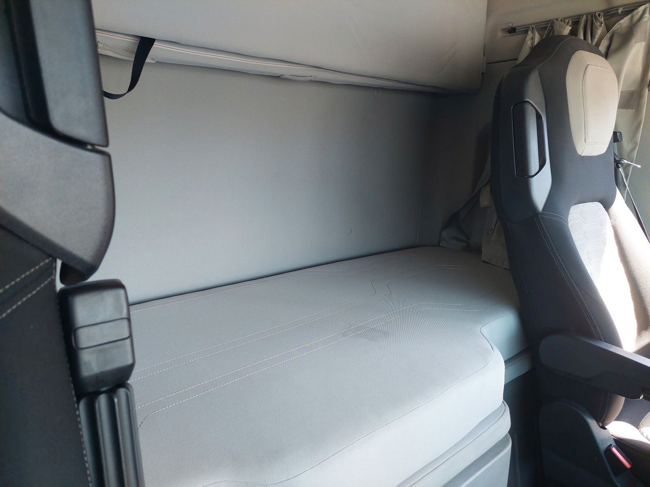 Trekker Ford F-Max 1850 LL: afbeelding 15