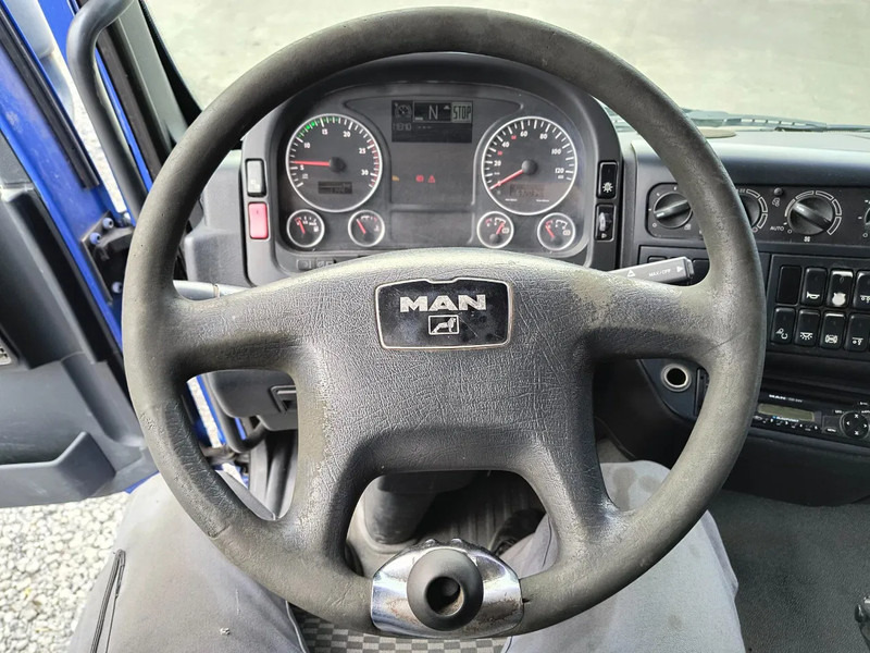 Tankwagen voor het vervoer van melk MAN TGA 26.360 INSULATED INOX TANK - 2 COMP - AIRCO - LIFT/STEERING AXLE: afbeelding 10