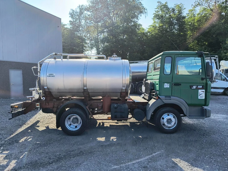 Renault Midliner S135 - ONLY 54 400KM - SMALL TANK 3680L INSULATED INOX - Tankwagen: afbeelding 4 Renault Midliner S135 - ONLY 54 400KM - SMALL TANK 3680L INSULATED INOX - Tankwagen: afbeelding 4