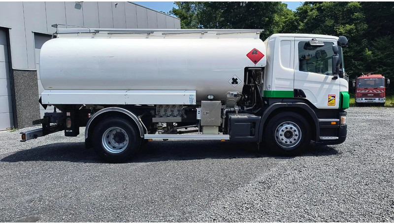 Scania P340 MAGYAR TANK - 14000L -RETARDER-SPRINGSUSPENSION - Tankwagen: afbeelding 4 Scania P340 MAGYAR TANK - 14000L -RETARDER-SPRINGSUSPENSION - Tankwagen: afbeelding 4