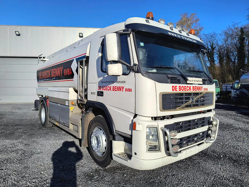 Volvo FM 300 14000L FUEL/CARBURANT - 4 COMP - Tankwagen: afbeelding 3 Volvo FM 300 14000L FUEL/CARBURANT - 4 COMP - Tankwagen: afbeelding 3
