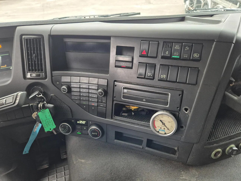 Tankwagen voor het vervoer van melk Volvo FMX 410 15000L INSULATED INOX TANK - 3 COMP (!): afbeelding 11